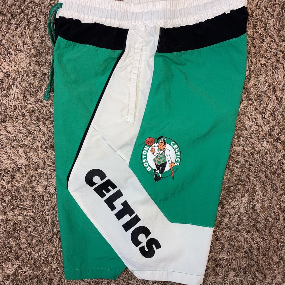 Men’s NBA Boston Celtics shorts size Small